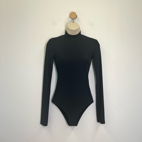 H&M - NWT Ribbed Black Mock Neck Long Sleeve Snap Closure Bodysuit Size XS - Picture 2 of 12